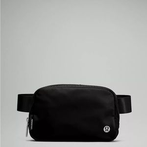 NEW WITH TAGS Lululemon Belt bag